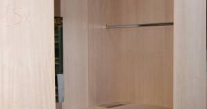 Cabina Armadio in Legno su misura Artigianale 